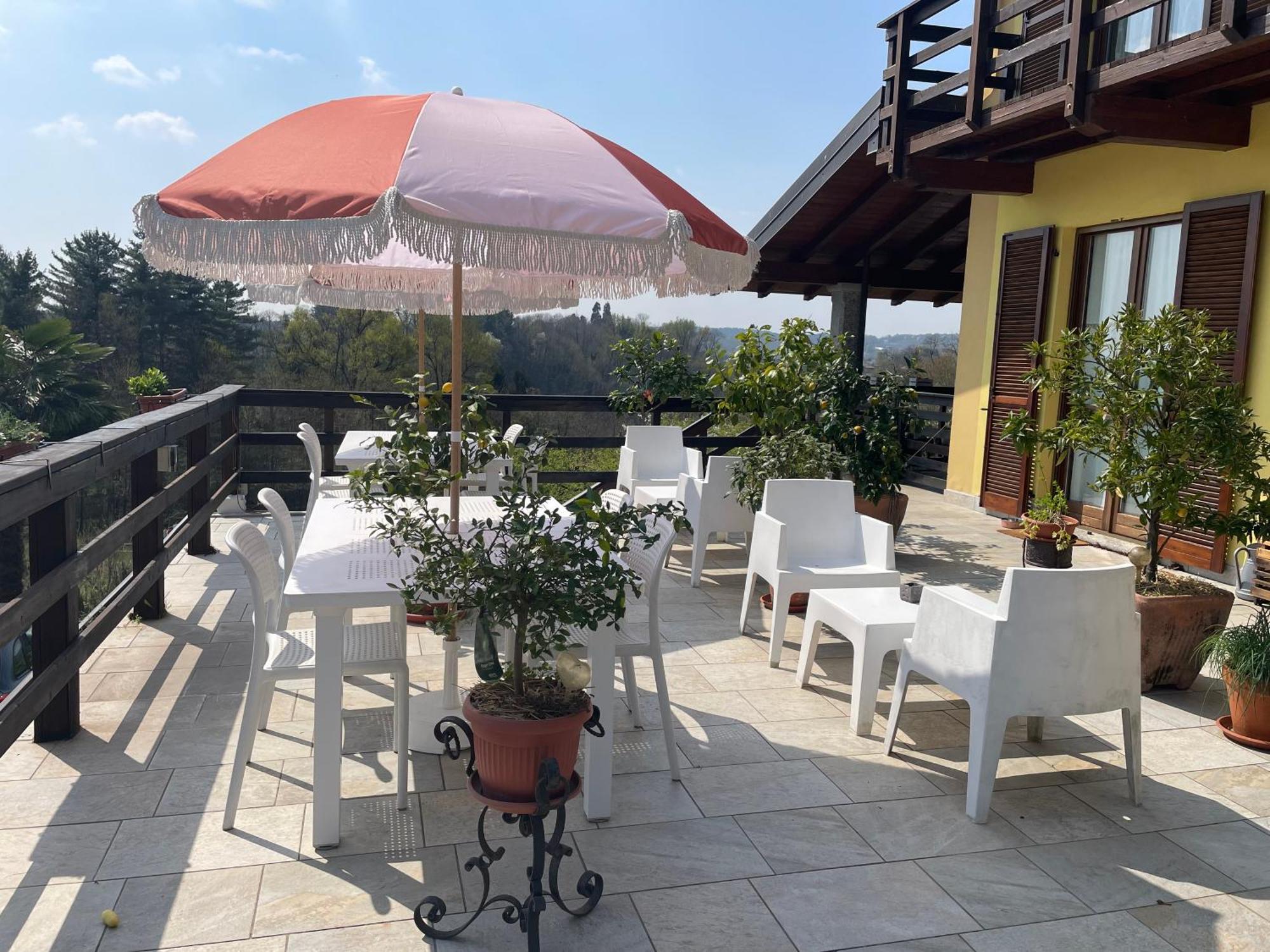 Bb10 Oasi Guest House Arona Ngoại thất bức ảnh